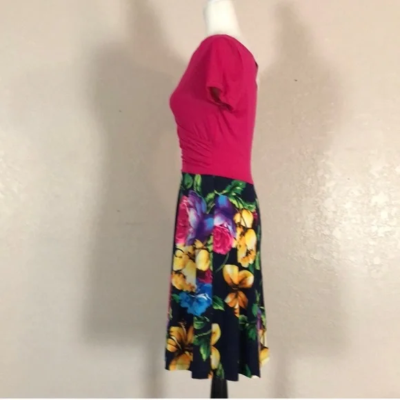 792 NWT Gilli V-neck Shortsleeved Solif Pink & Floral Print Dress. SzS - Picture 7 of 8